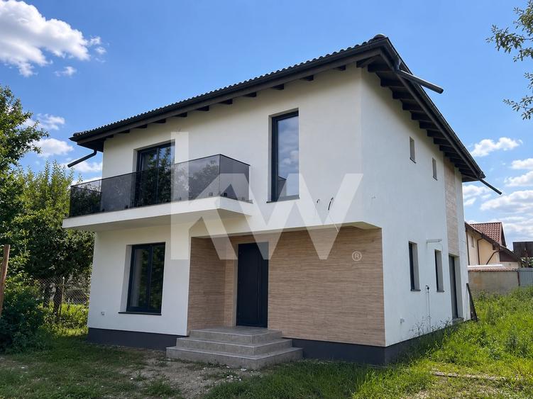 Casă individuală cu 5 camere cu Canalizare în Sânpetru