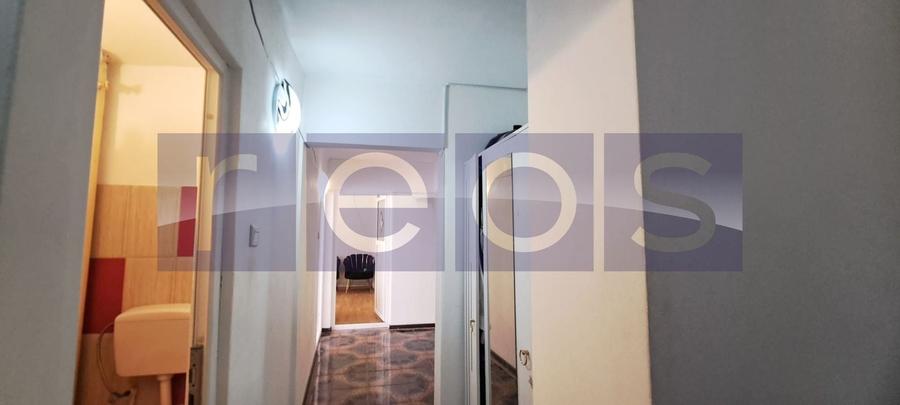 Apartament cu 4 camere decomandat, mobilat în Central
