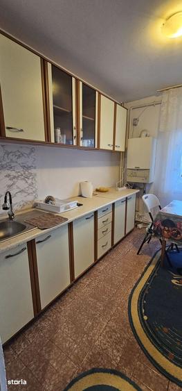 Apartament cu 3 camere decomandat în Valea Cetății