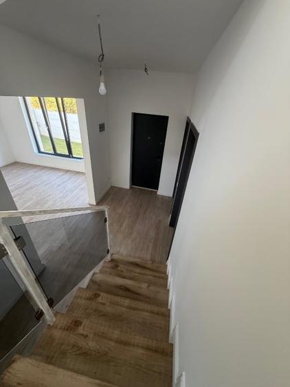 Casă individuală cu 4 camere cu Canalizare în Central