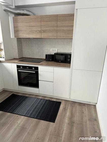 Apartament cu 3 camere decomandat în Spitalul Județean
