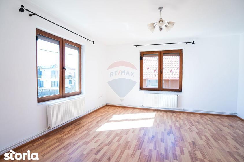 Casă cu 6 camere cu Teren 380 Mp în Găvana