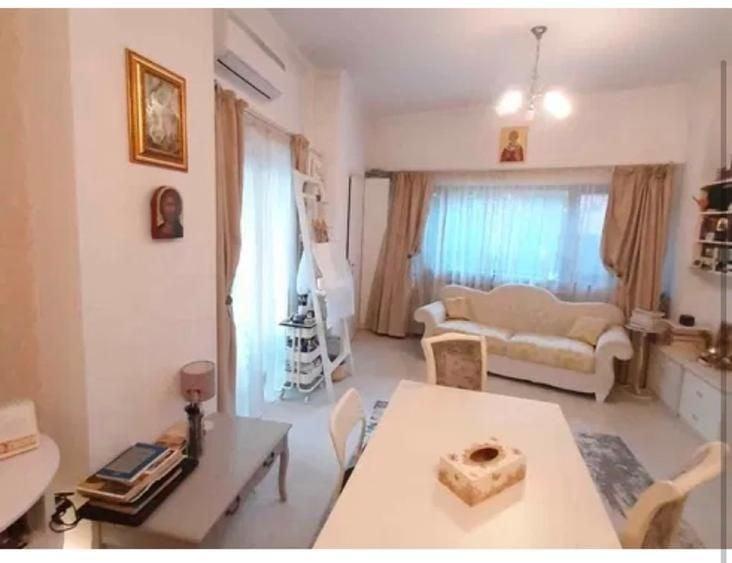 Garsonieră decomandată în Herăstrău