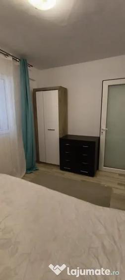 Apartament cu 2 camere semidecomandat în Tei
