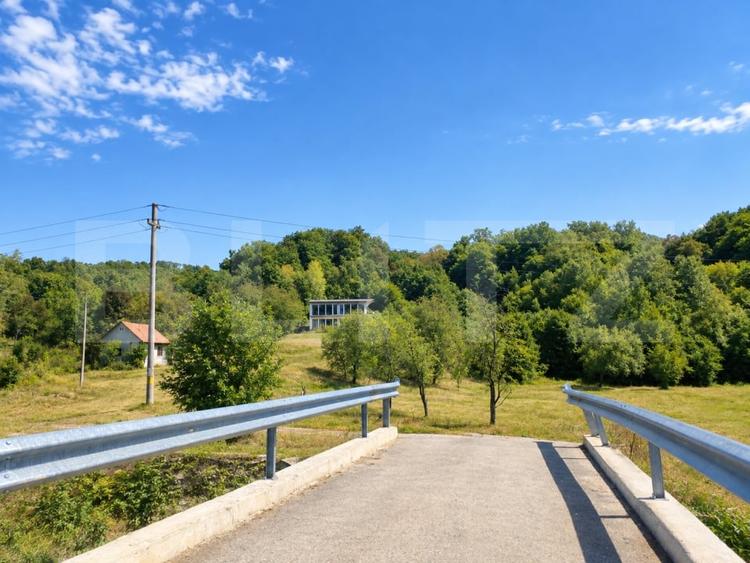 Casă individuală cu 3 camere cu Teren 32687 Mp în Gothatea