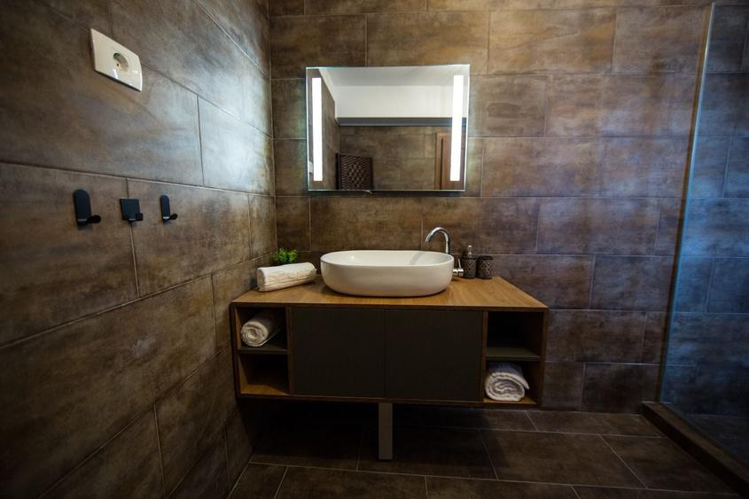 Casă individuală cu 6 camere cu Canalizare în Baciu