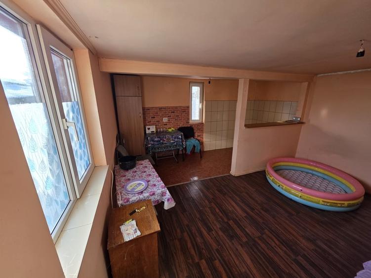 Casă cu 4 camere cu Teren 497 Mp în Dragomirești-Deal