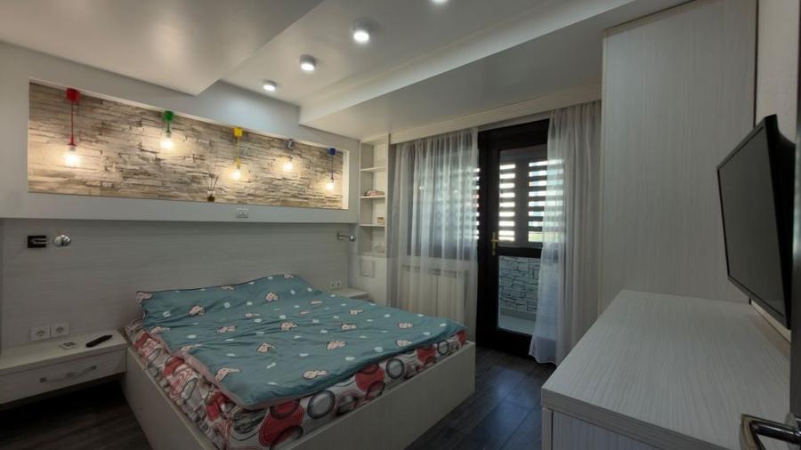 Apartament cu 3 camere decomandat în Giurgiului