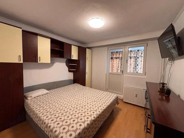 Apartament cu 3 camere decomandat în Tineretului