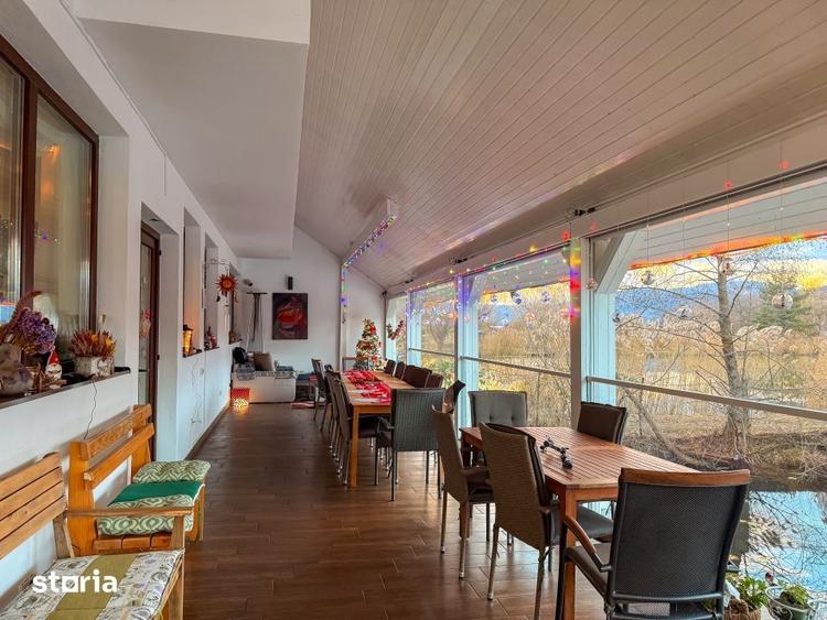 Casă cu 8 camere cu Teren 4700 Mp în Alexandru cel Bun