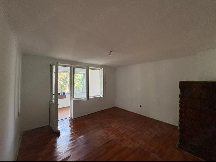 Casă cu Teren 1651 Mp în Feldioara