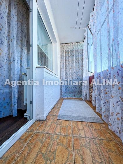 Garsonieră decomandată în Decebal