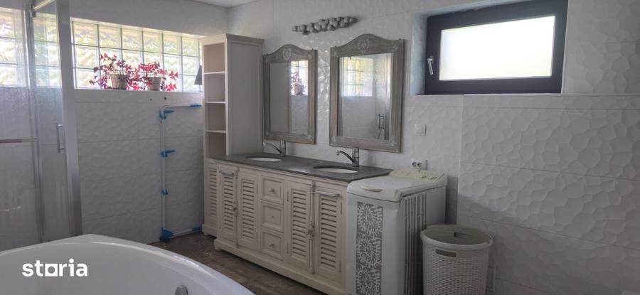 Casă cu 5 camere cu Teren 900 Mp în Făget