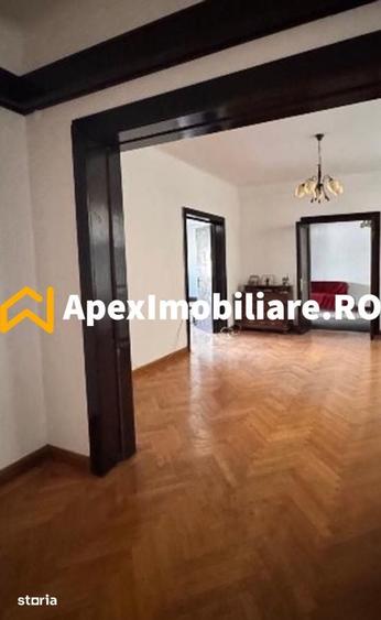 Apartament cu 3 camere decomandat în Centrul Civic