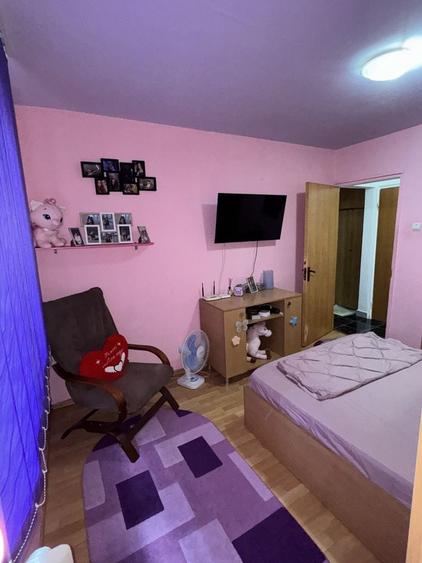 Apartament cu 3 camere în Rahova