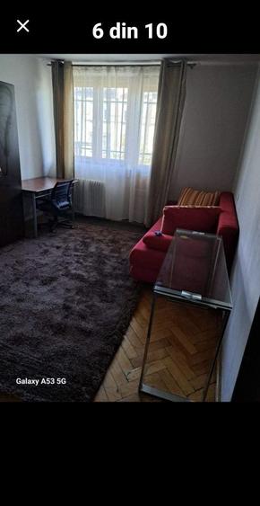 Apartament cu 3 camere semidecomandat în Horea