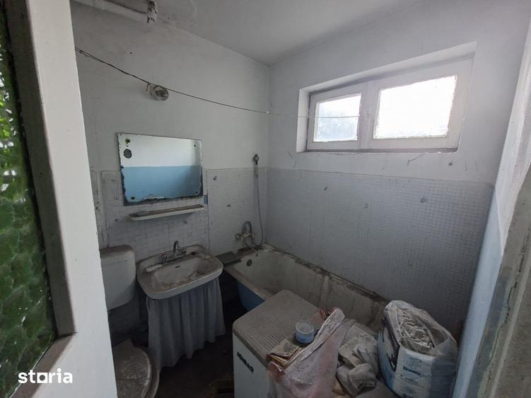 Apartament cu 2 camere semidecomandat în Far