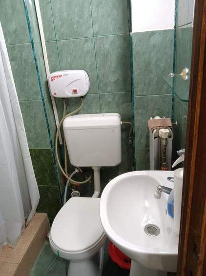 Garsonieră decomandată în Romană