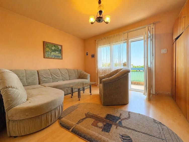 Apartament cu 4 camere decomandat, mobilat în Central