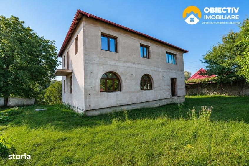 Casă cu 4 camere cu Teren 1078 Mp în Borlești