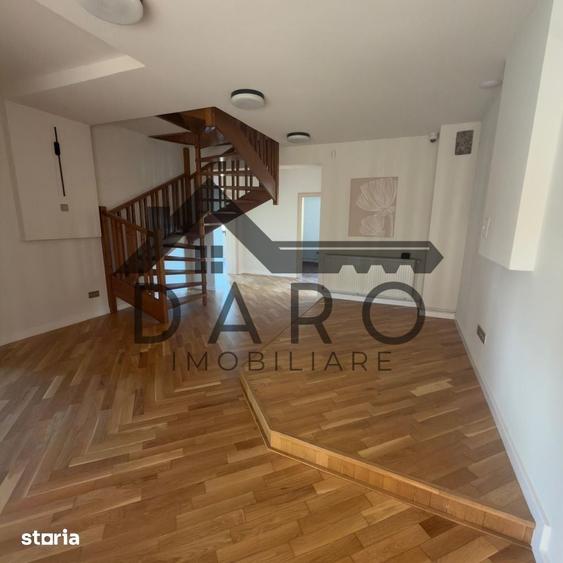 Casă cu 7 camere cu Teren 520 Mp în Platou