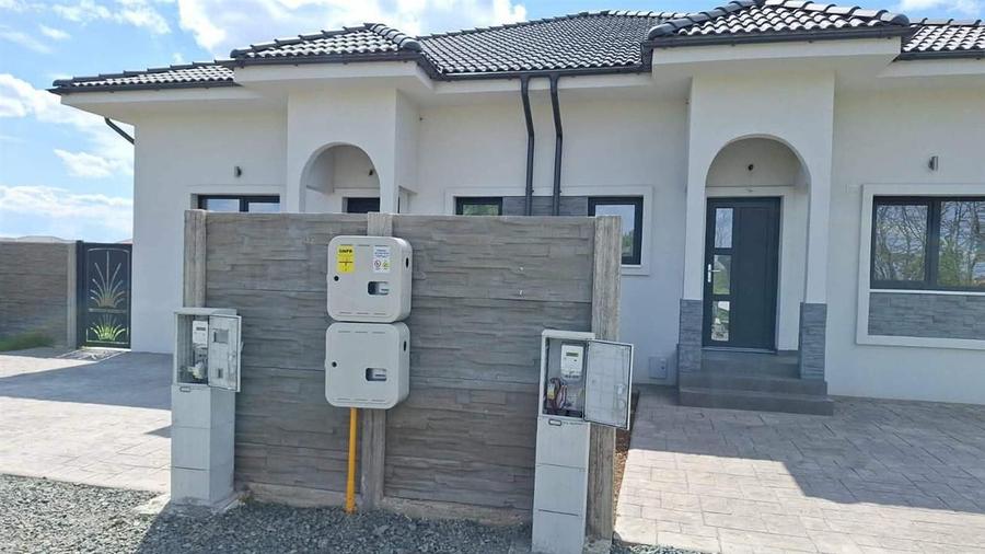 Casă cu 3 camere cu Teren 330 Mp în Exterior Nord