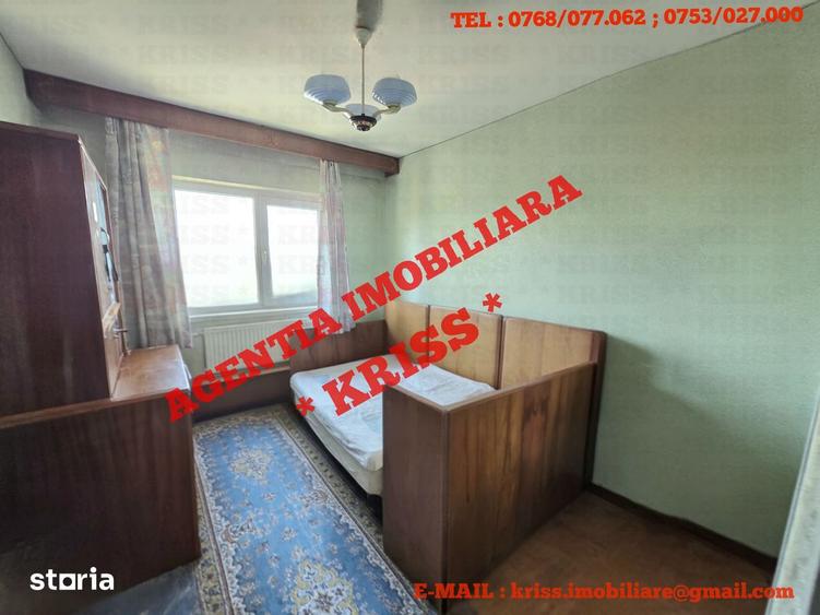 Apartament cu 3 camere decomandat în Craiovei