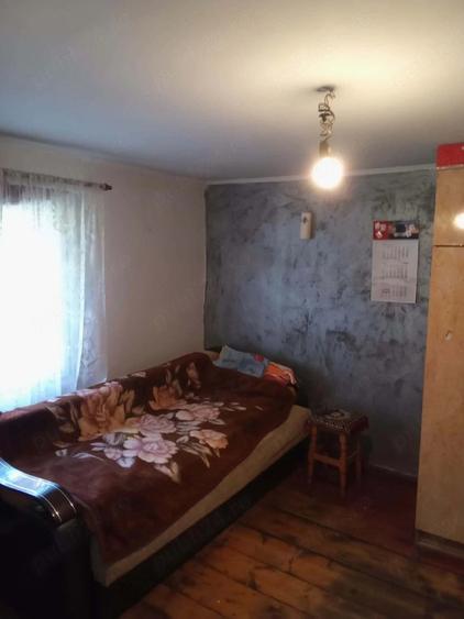 Casă cu 2 camere cu Teren 500 Mp în Central