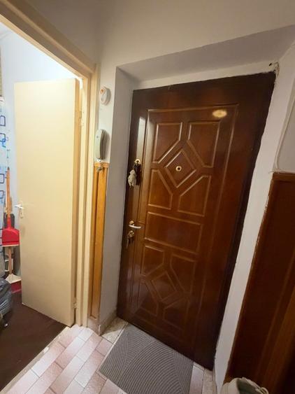 Apartament cu 2 camere decomandat în Tractorul
