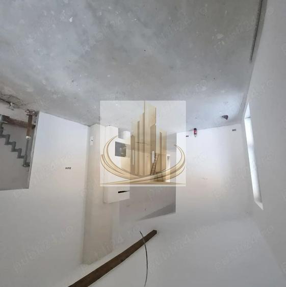 Duplex cu 7 camere cu Canalizare în Ghiroda