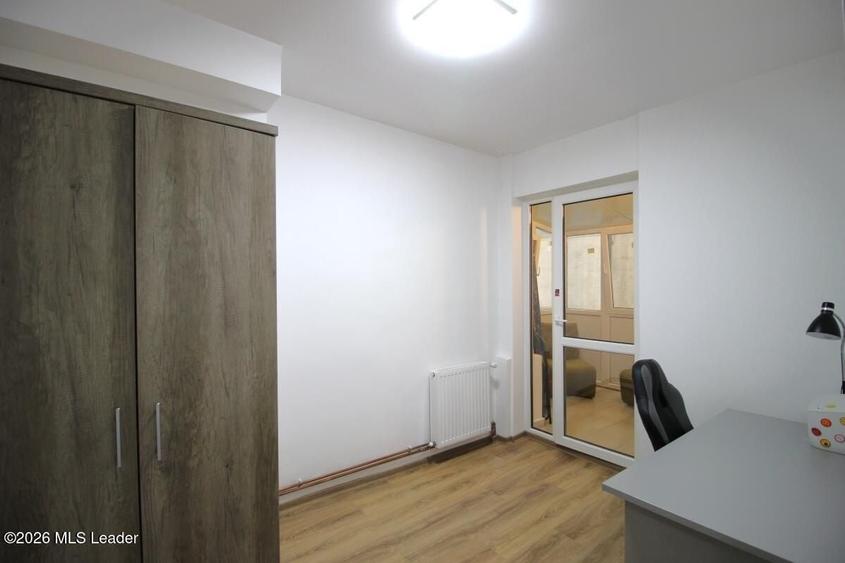 Piata Romana, 4 camere 138 MP total, Etaj 2/9, renovat - utilat, liber - 46