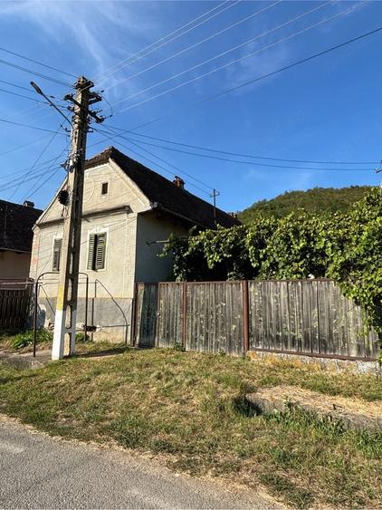 Casă cu 4 camere cu Teren 3000 Mp în Seleuș (Zagăr)