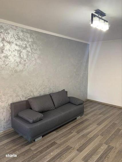 Apartament cu 3 camere decomandat în Eremia