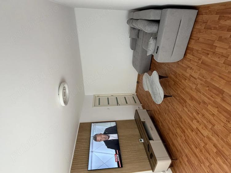 Apartament cu 3 camere decomandat în Exterior Vest