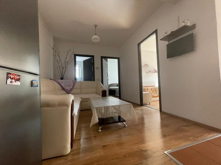 Apartament cu 2 camere decomandat, mobilat în Florești