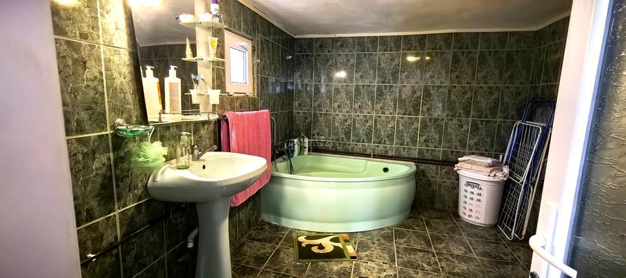 Casă individuală cu 4 camere cu Teren 2500 Mp în Podul Vadului