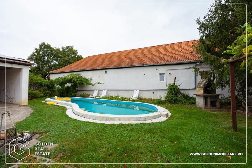 Casă individuală cu 4 camere cu Piscina în Peciu Nou