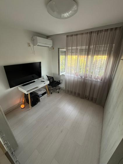 Apartament cu 3 camere decomandat în Valea Rosie