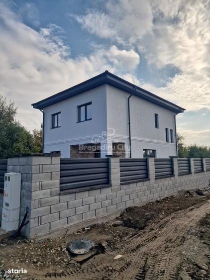 Casă cu 4 camere cu Teren 310 Mp în Central