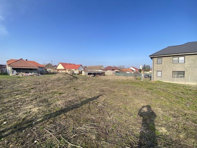 Teren Construcții intravilan de 600 mp, în Utvin