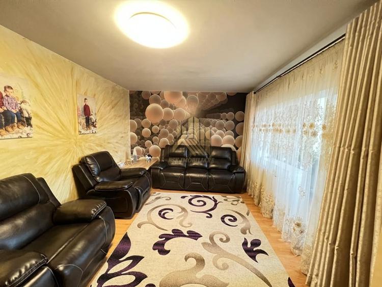 Apartament cu 4 camere decomandat, mobilat în Bartolomeu