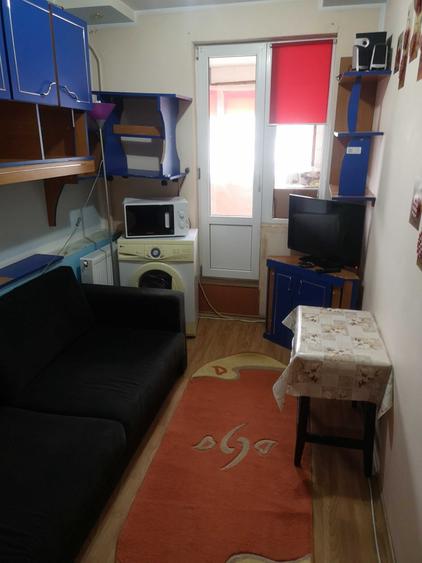 Garsonieră decomandată în Micro 19