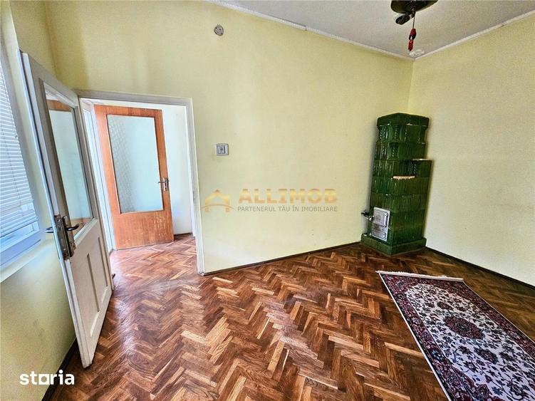 Casă cu 4 camere semidecomandat cu Teren 274 Mp în Ana Ipătescu