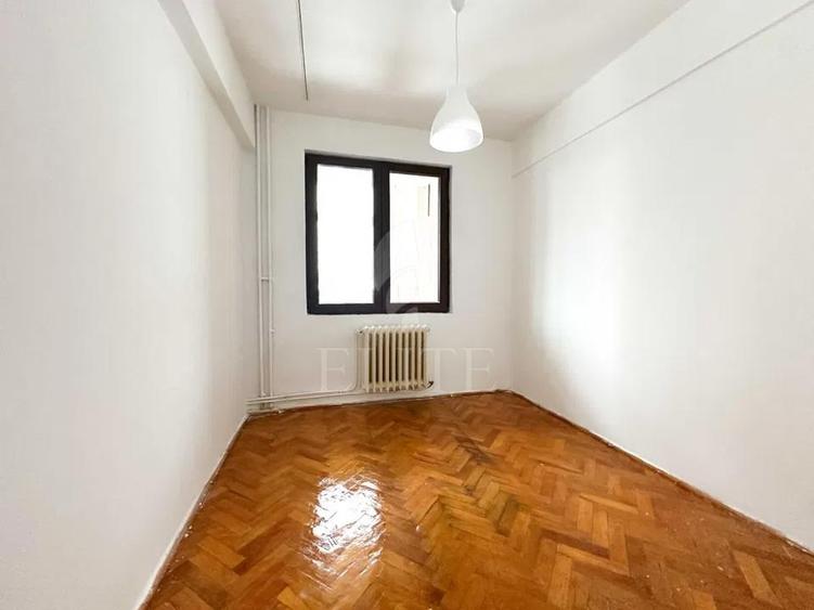 Apartament cu 3 camere semidecomandat în Gheorgheni