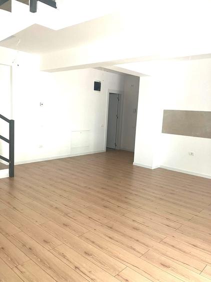 Apartament cu 3 camere semidecomandat în Colentina