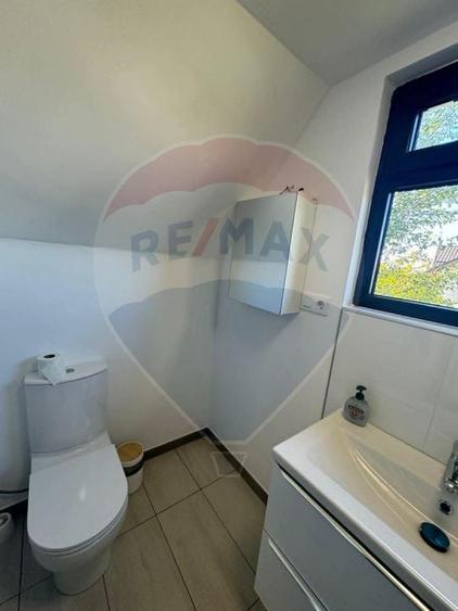 Casă individuală cu 5 camere cu Teren 481 Mp în Domnești