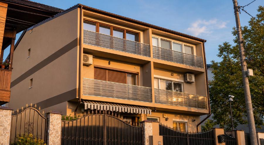 Duplex cu 5 camere cu Canalizare în Industriilor