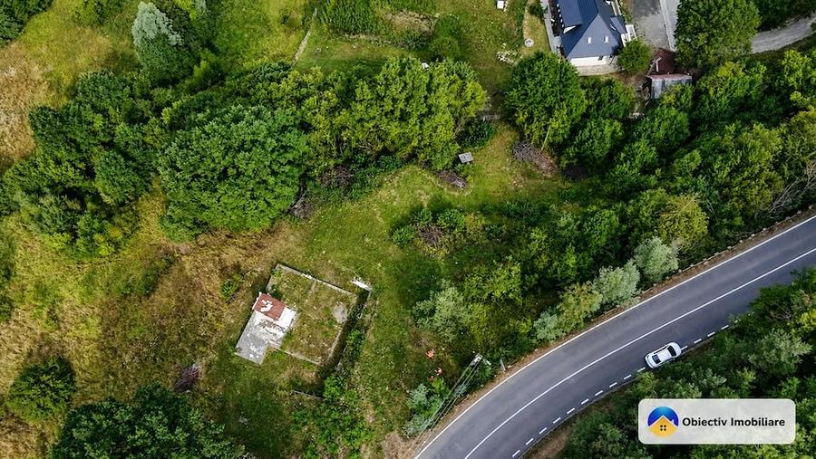 Teren de 5800 mp, în Hangu