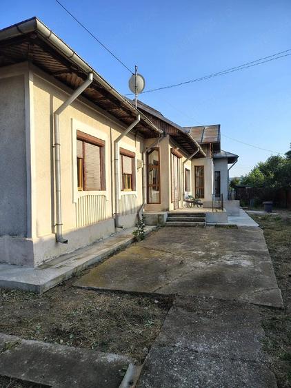 Casă cu Teren 917 Mp în Stâlpu