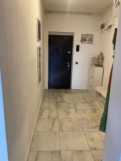Apartament cu 2 camere decomandat în Tractorul